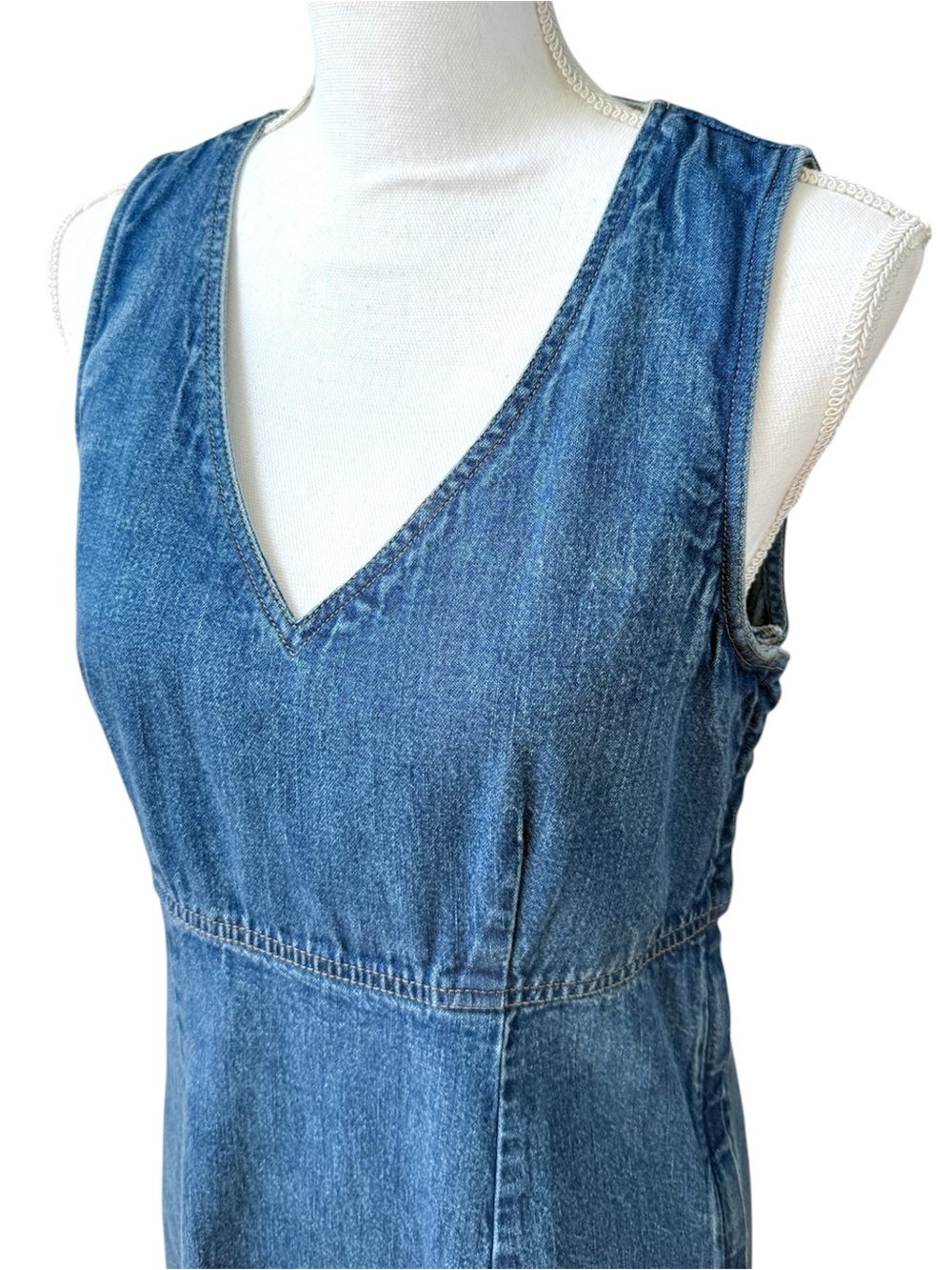 AE Studio Classic Blue Denim V-Neck Sleeveless Mini Dress Size M - Picture 2 of 10